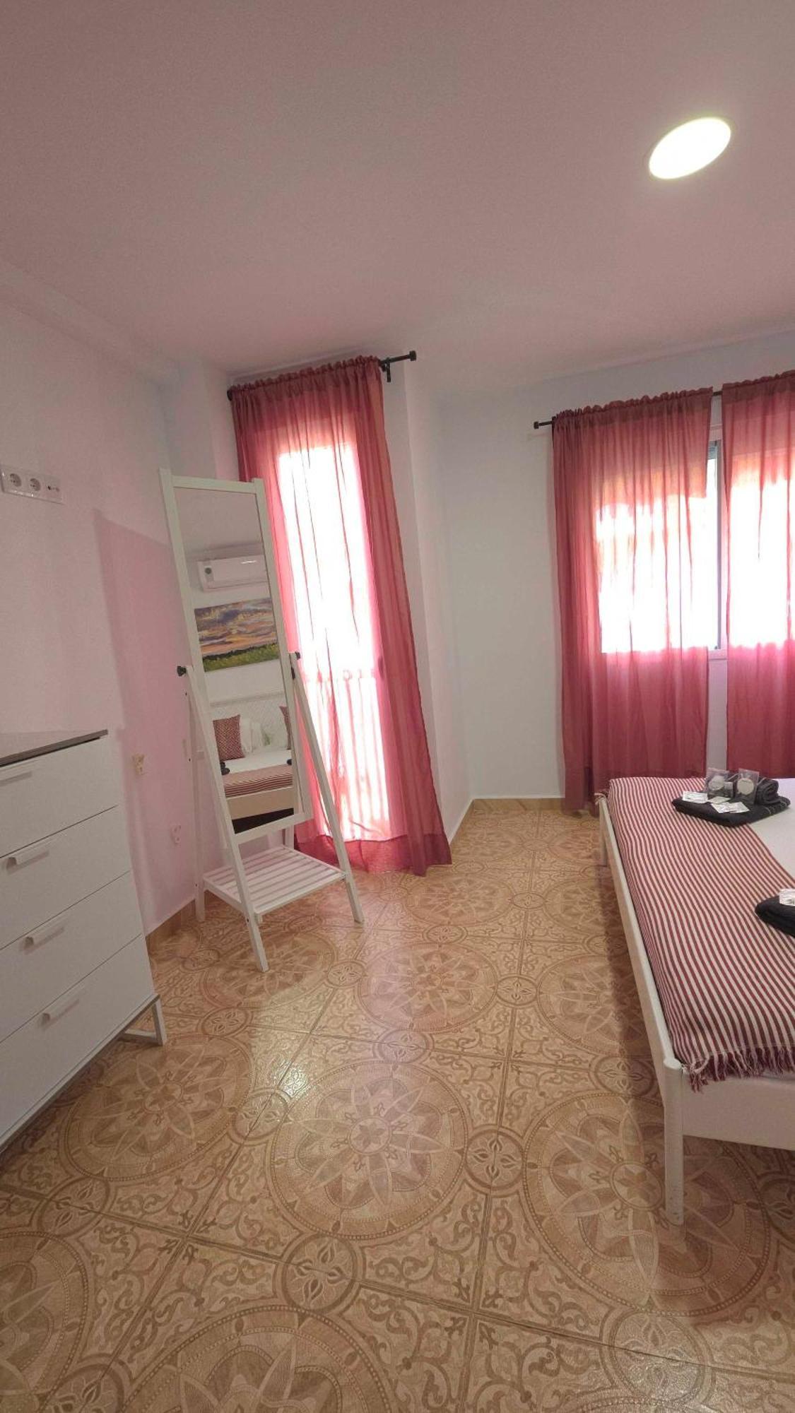 Suncastle Apartamentos Alicante -With Sunny Rooftop Terrace And Barbecue Luaran gambar